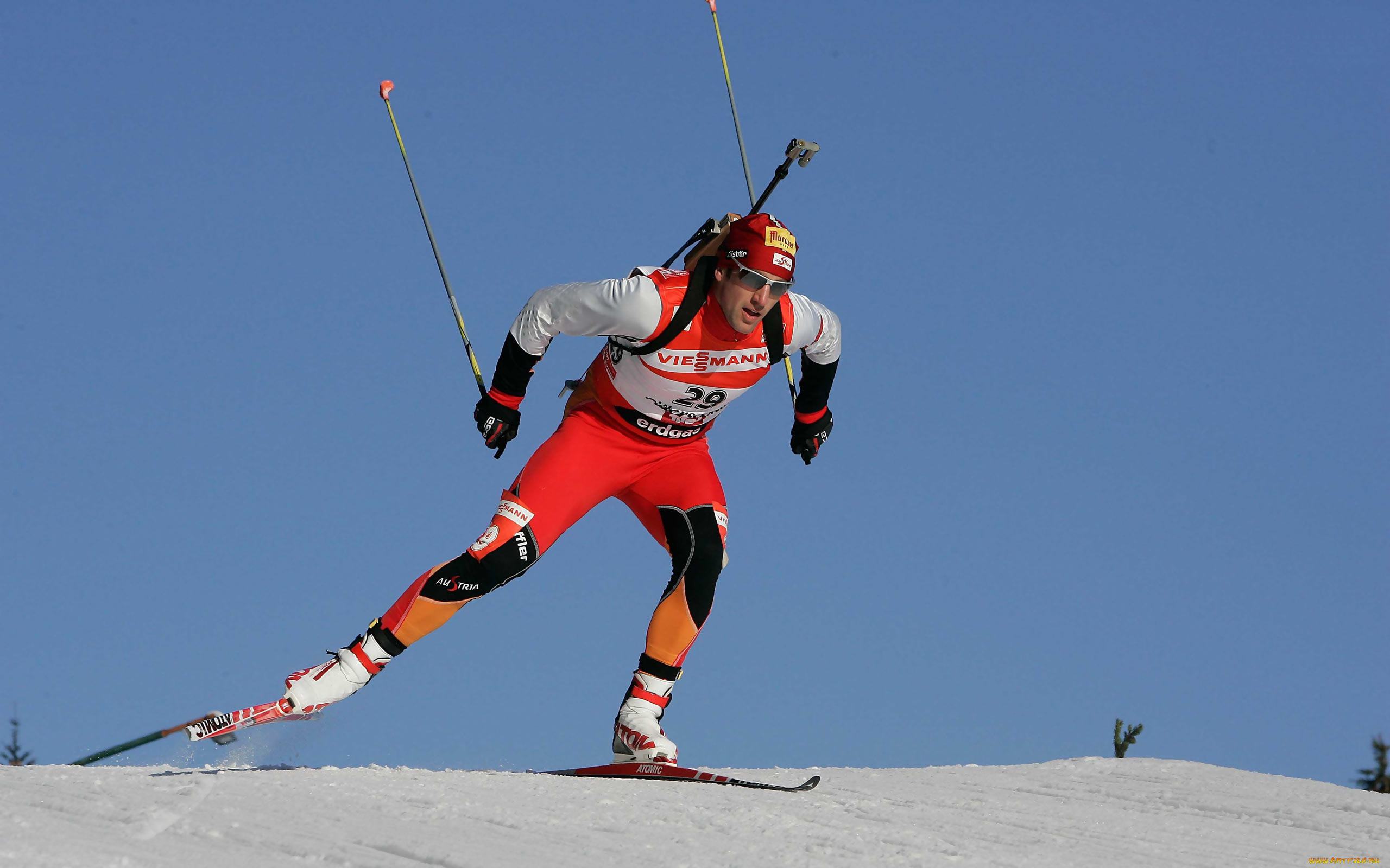 С английского на русский skiing. Горнолыжный спорт. Лыжник. Виды лыжного спорта. Спортивные лыжи.